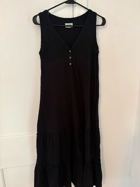 Pact Women’s Black Sleeveless V-Neck Tiered Maxi Dress